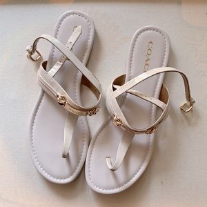 Coach Caterine Off White Patent Leather Thong Slingback Flat Sandals Gold Logo 9